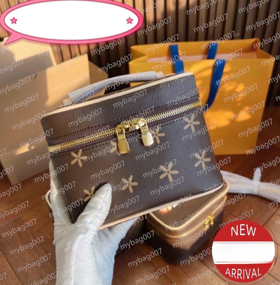 Lady Cosmetic Bags Fashion Nice Makeup Bag Women Designers Toiletry Travel Pouch Ladies Purses High Quality Handbags 031