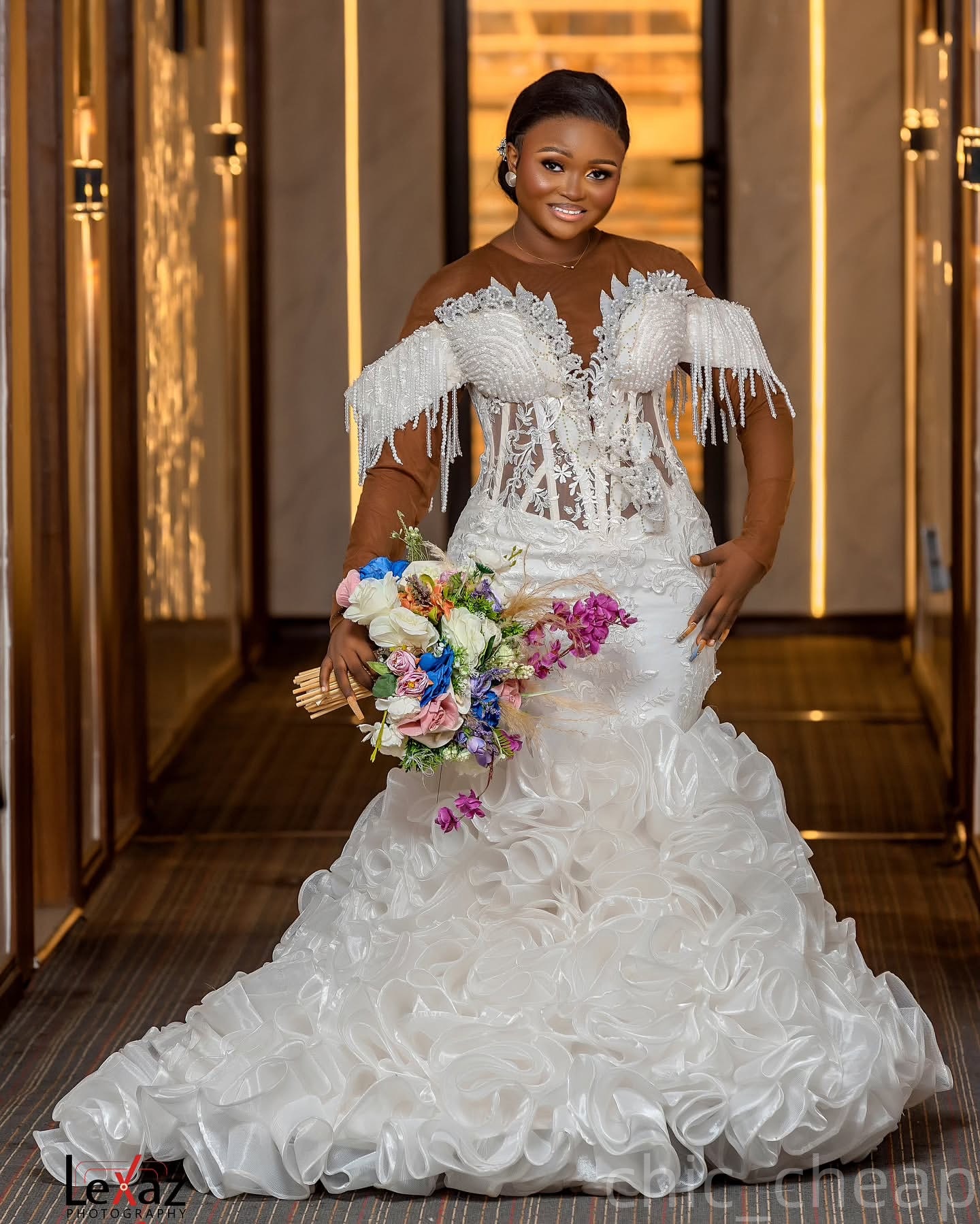 2025 Arabic Aso Ebi Plus Size Ivory Lace Wedding Dresses Pearls Flowers Beadings Organza Tiers Bridal Gowns Dress For Brides ZJ0345