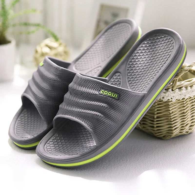 New Arrival Mens home slippers are comfortable and non slip neutral shoes soft and comfortable indoor slippers womens summer classic bathroom slippers