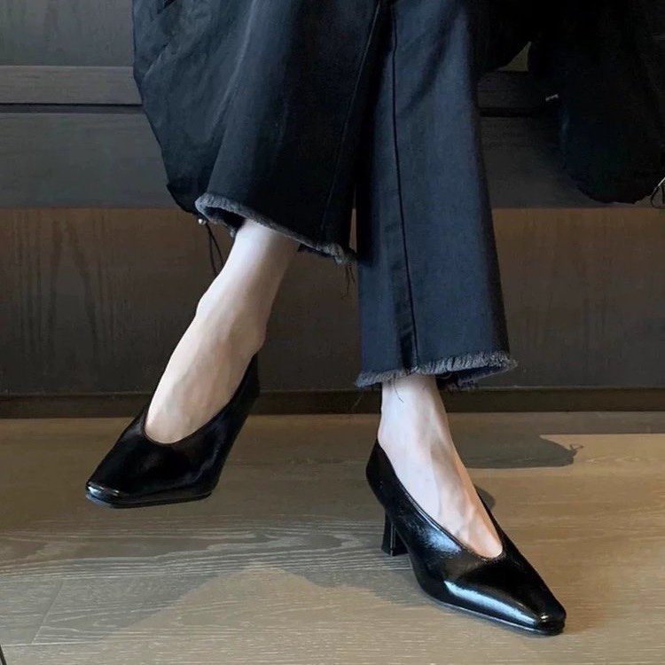Women Dress Shoes hot High Heel Fashion Casual Style Versatile Commute Square Toe NEW hot Triple Black Bury Free shipping
