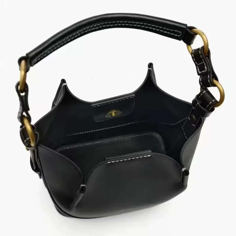 2024 Large Capacity Women Retro Shoulder New Ladies Fashion Crossbody Bag High Quality Design Handbag