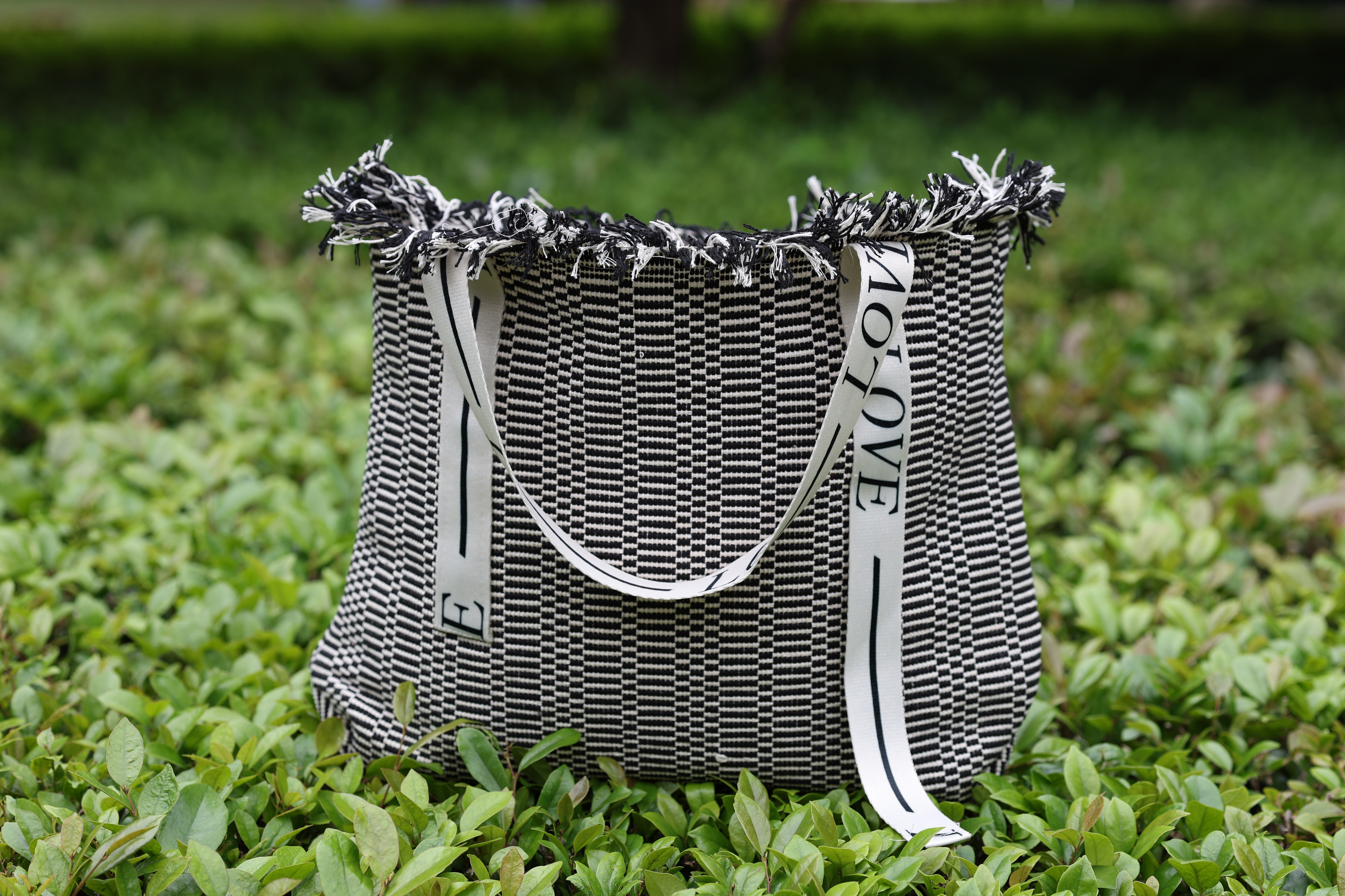 Sustainable Crafted Linen Satchel - Timeless Style & Comfortable Wear