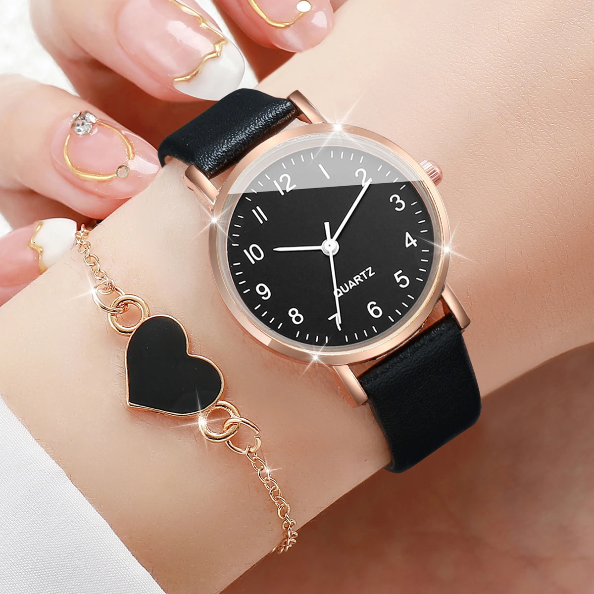 4PCSSet Fashion Small Arabic Dial Womens Quartz Watch Leather Band Wrist Watches Heart Bracelets SetWithout Box 241228