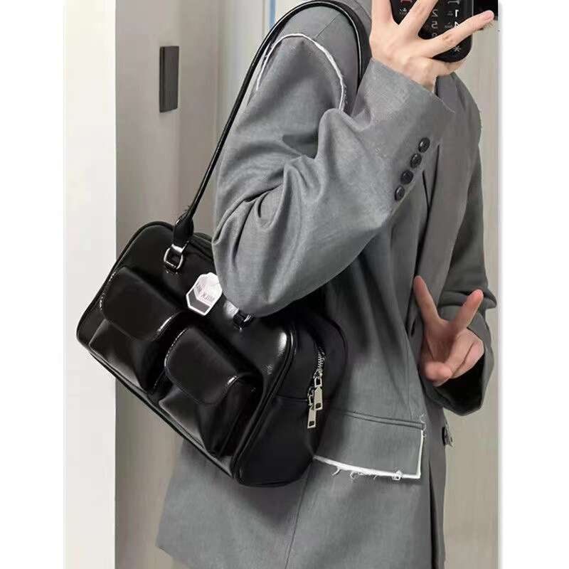Women's 2025 style large capacity leisure college student class commuting bag one shoulder handbag