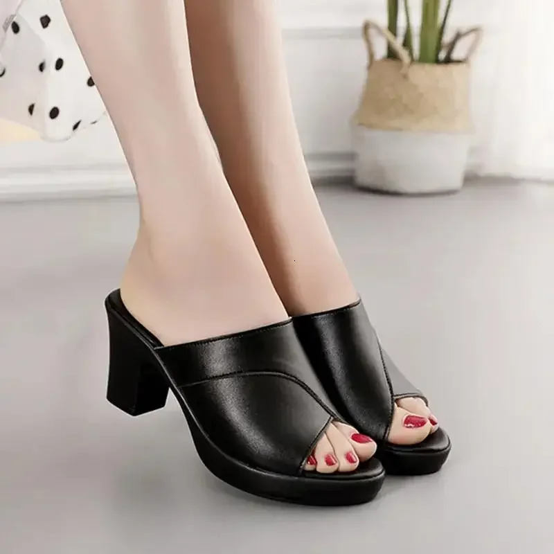 Women Summer High-heeled Waterproof Platform Sandals Female Thick-heeled Slippers Bright Leather Solid Color Casual Shoes 250107