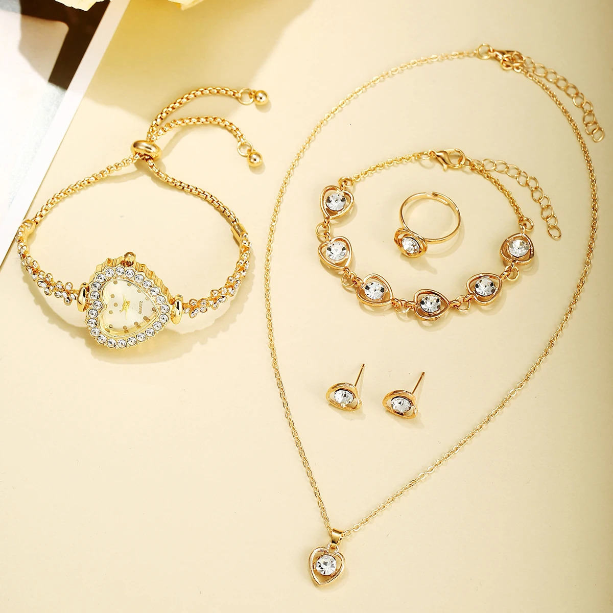 6pcs Light Womens Fashion Full Sky Star Trendy Strap Bracelet Watch Love Diamond Jewelry Set Quartz 241228