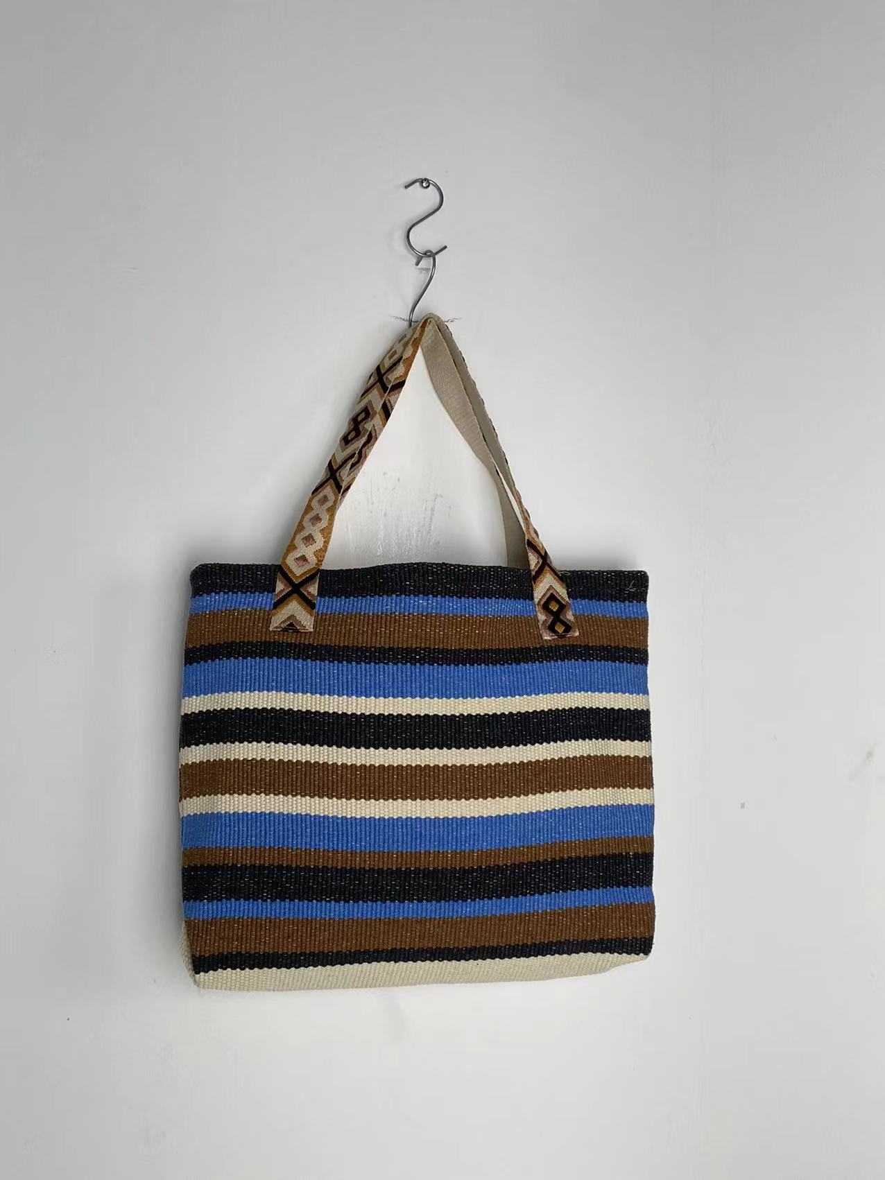 Classic Handcrafted Linen Crossbody Purse with Natural Finish
