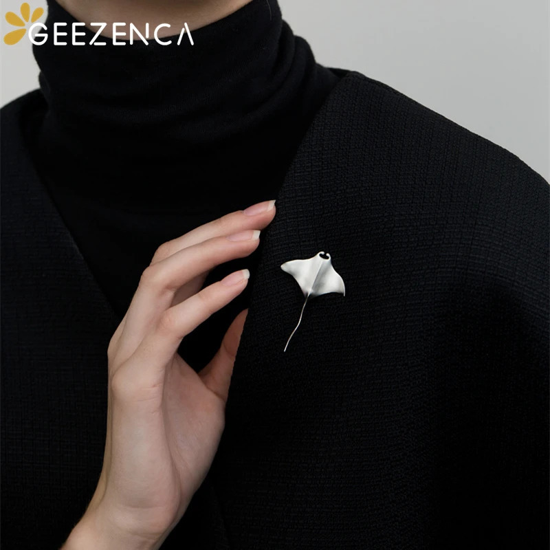 GEEZENCA 925 Sterling Silver 3D Devilray Fish Brooches For Women Cute Chic Unique Clothing Accessories Pins Party Gift 241230