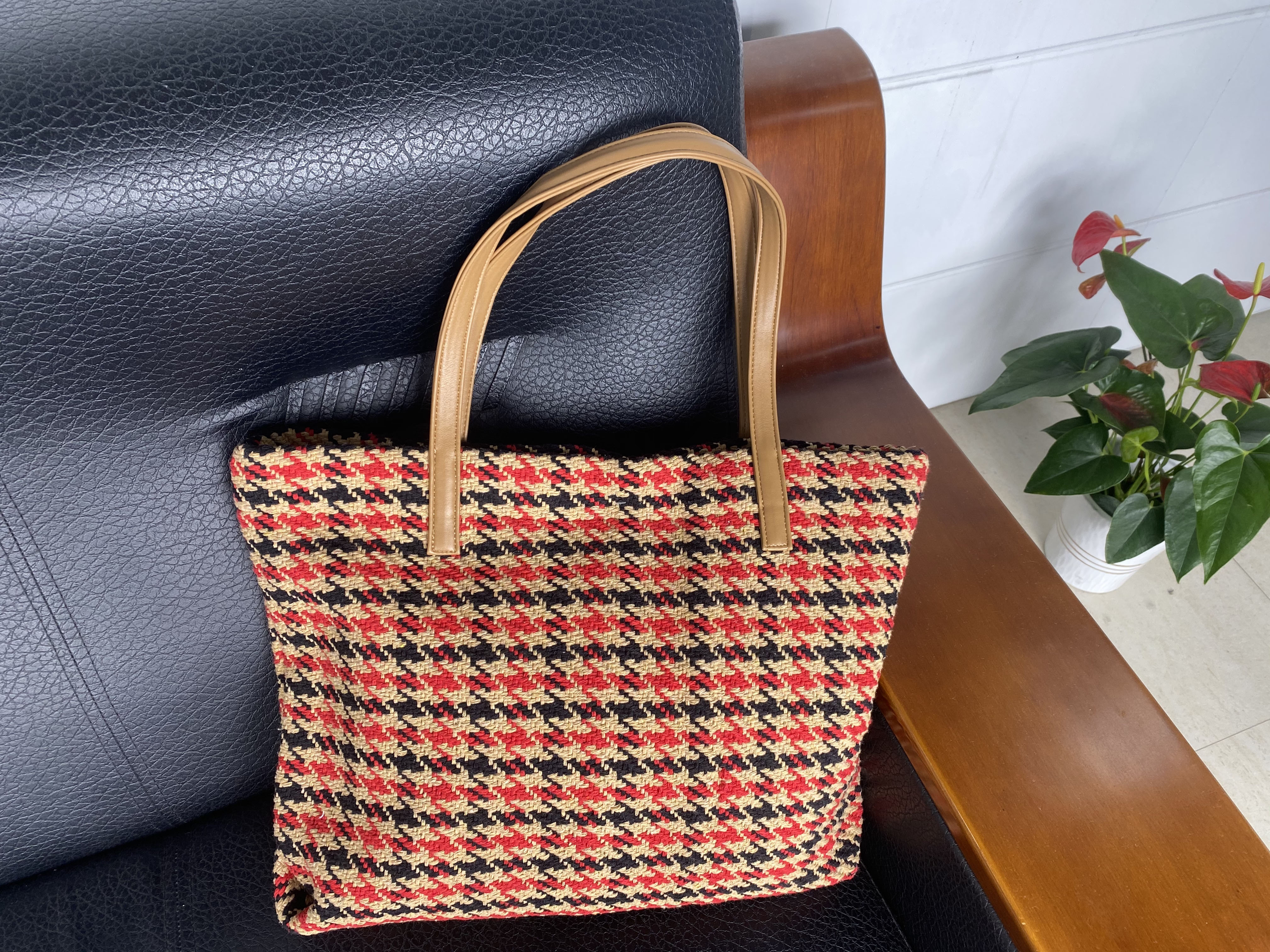 Elegant Vintage-Style Woven Linen Shoulder Bag - Perfect Accessory