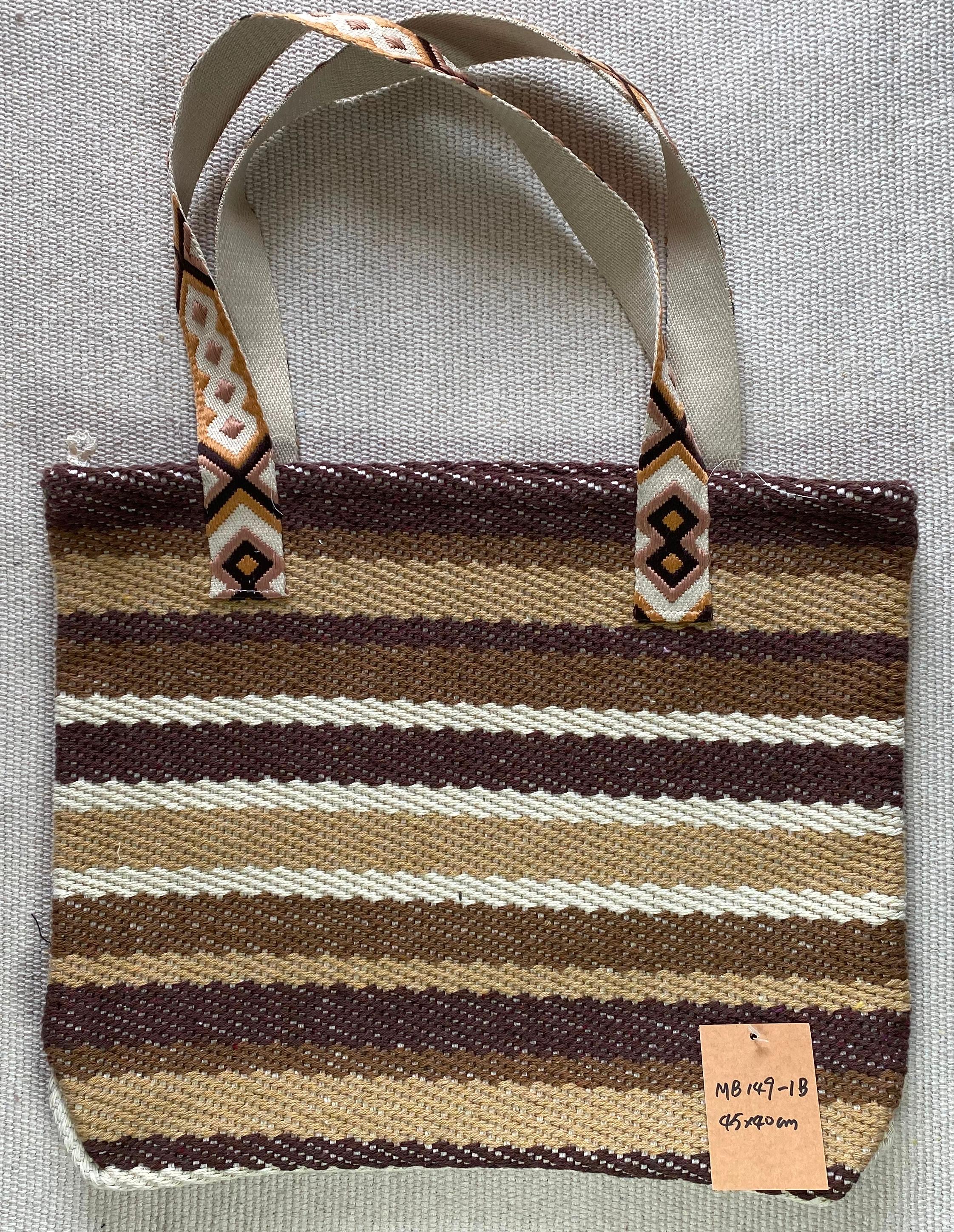 Vintage Style Hand-Knit Linen Shoulder Bag for Everyday Use
