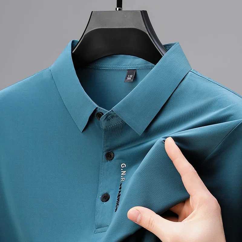 New Mens Business Casual Short Sleeved Shirt with Badge Solid Color Polo Shirt Fashionable Breathable Comfortable Versatile TopXJ250108