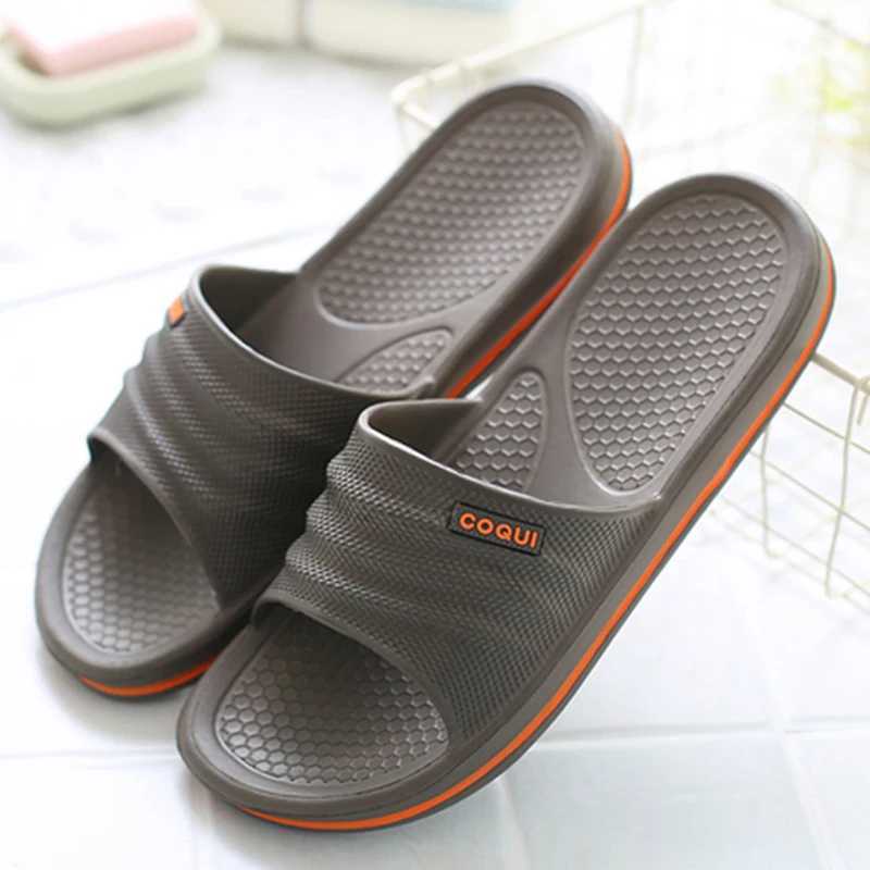 New Arrival Mens home slippers are comfortable and non slip neutral shoes soft and comfortable indoor slippers womens summer classic bathroom slippers