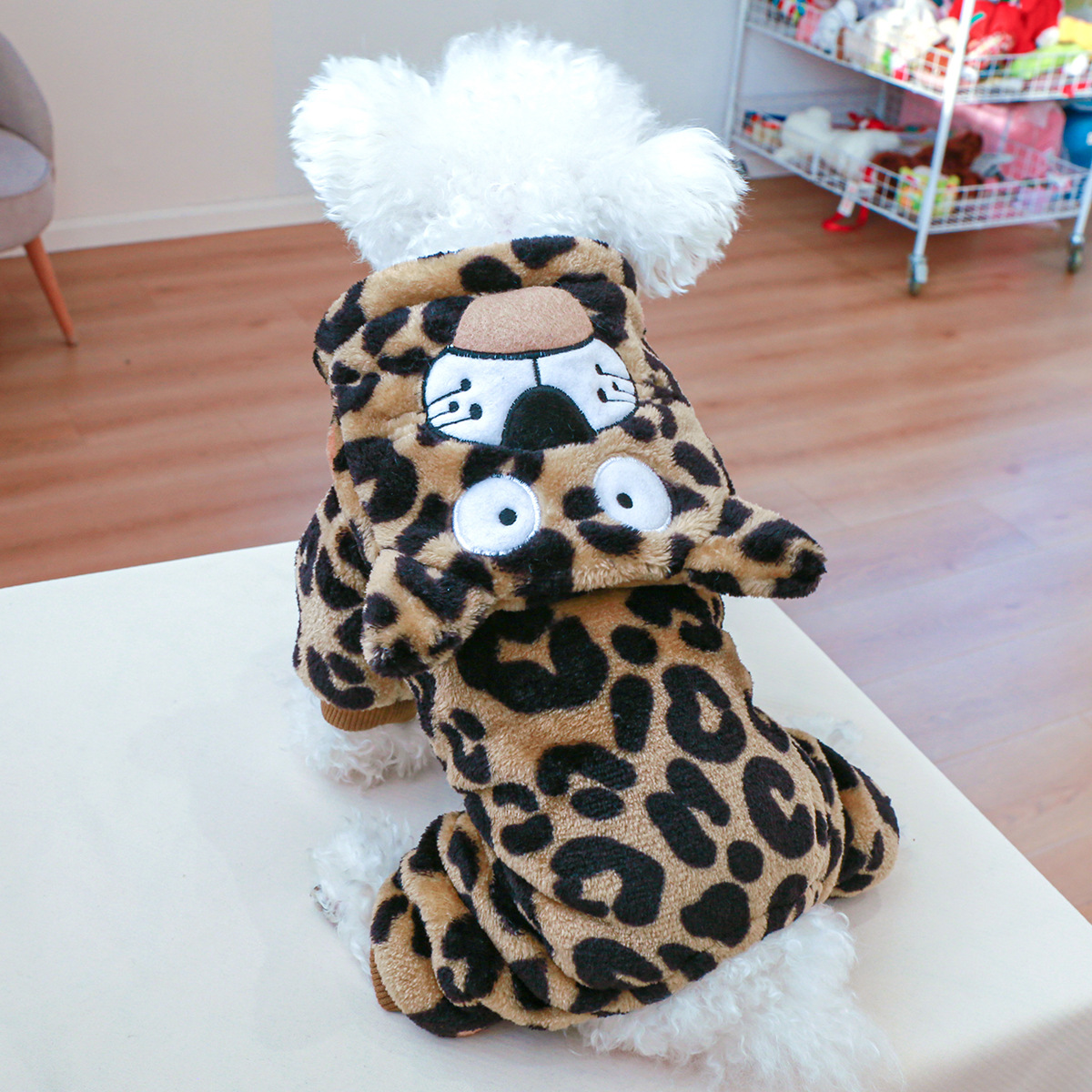 Pet clothing autumn and winter manufacturers wholesale cashmere warm dog cat clothing flower four-legged dinosaur change outfit set