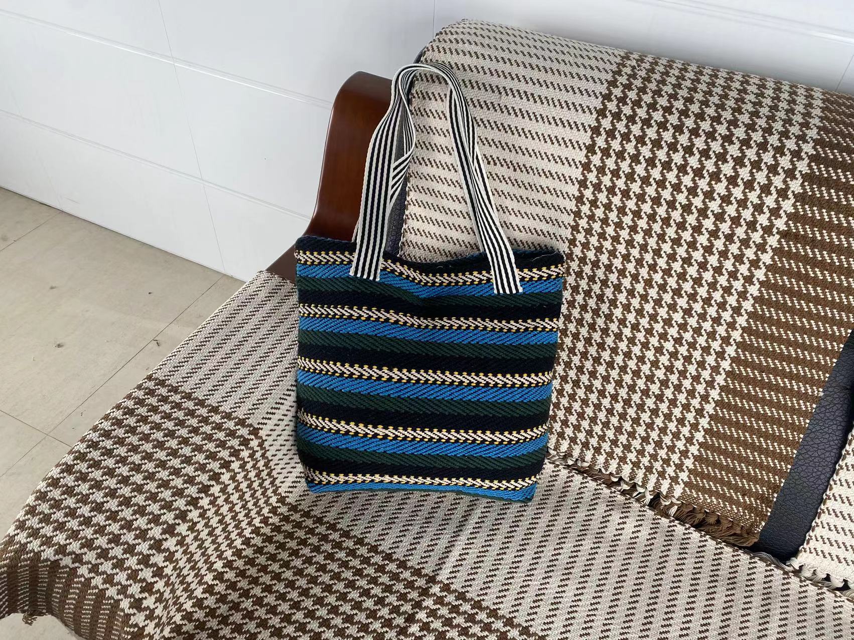 Natural Materials Crafted Linen Messenger Tote with Comfortable Adjustable Straps for All-Day Ease