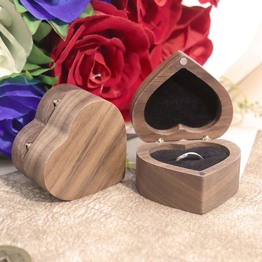 Wedding Love Ring Box Walnut Couple Ring Storage Packaging Gift Box Heart-shaped Wooden Box Earrings 250106