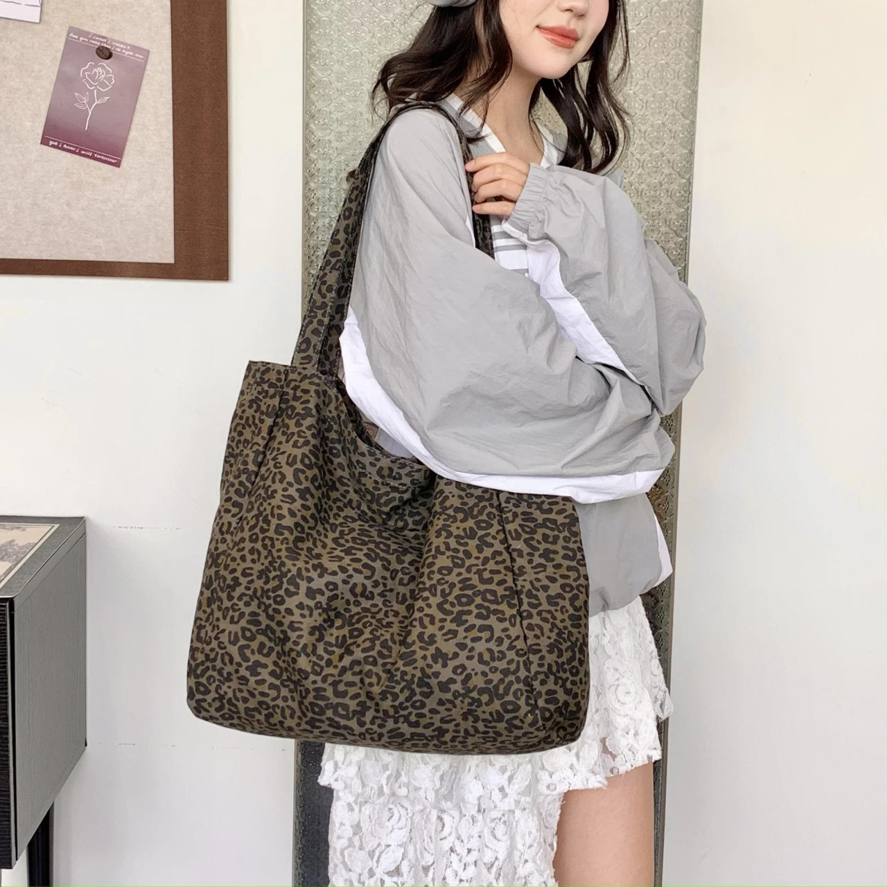 Large capacity leopard canvas bag fashion trend practical multi-functional niche shoulder bag 250106