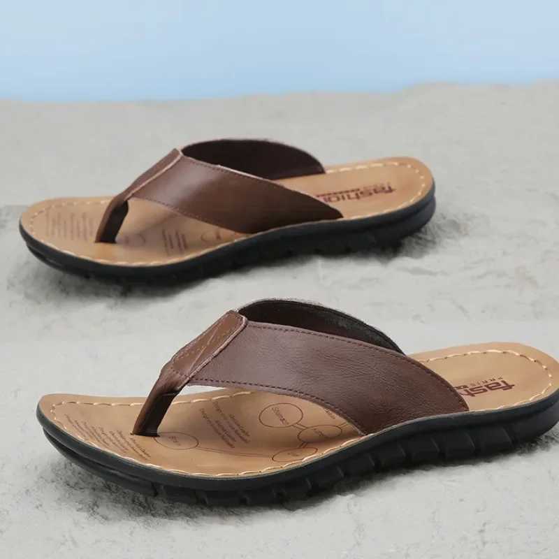 New Arrival Mens denim leather mens beach shoes summer mens flip slippers 2025 new mens casual slippers comfortable and soft Pantuflas T250108