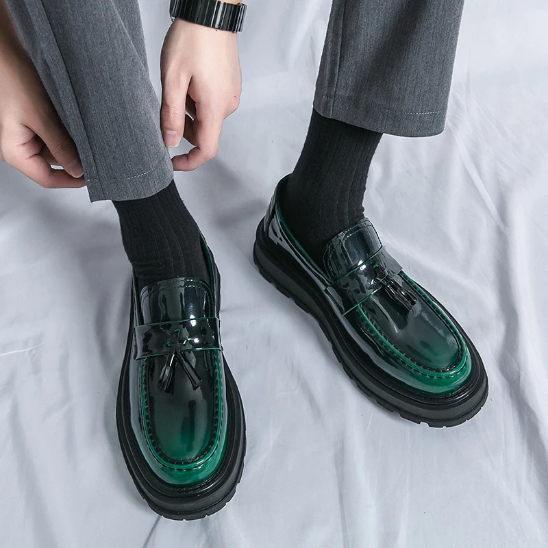Green Slip-On Moccasins Men Casual Shoes Thick Bottom Tassel Formal Leather Shoes Men Leather Dress Loafers 250107