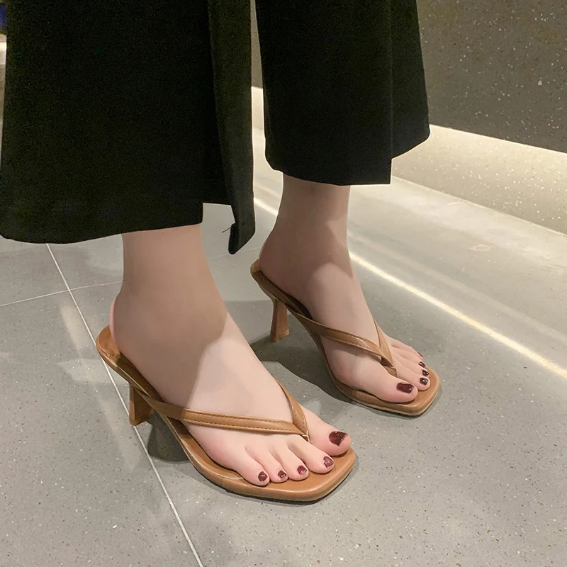 Fashion Thin Pumps Peach Shoes 2024 Slippers Runway Toe Loop Sandals Celebrity Slides Women Candy High Heels Club Ring Flip Flop 250107