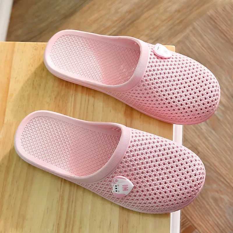 New Arrival Womens family slider closed toe cutting summer womens fashionable flat shoes slider anti slip womens pink beach bathroom indoor slider T25