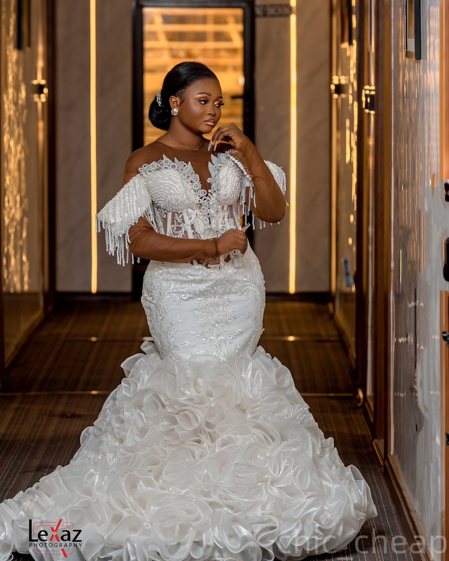 2025 Arabic Aso Ebi Plus Size Ivory Lace Wedding Dresses Pearls Flowers Beadings Organza Tiers Bridal Gowns Dress For Brides ZJ0345