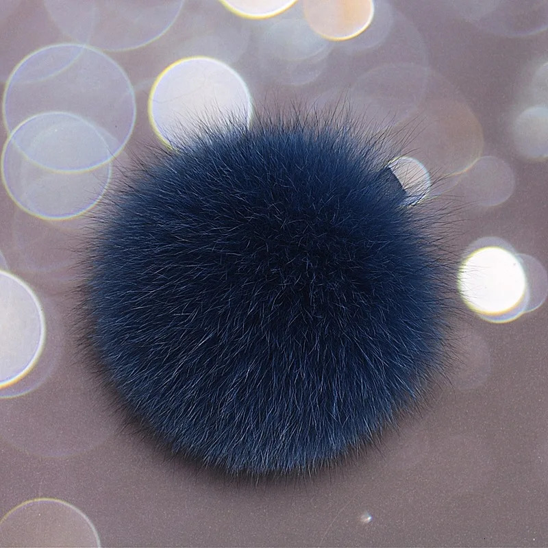 2024 Real Fox Fur Keychain Natural Fur Pompom Ball Women Bag ornaments Pendant Car Key Ring Leather Strap Metal Ring Gift 250107