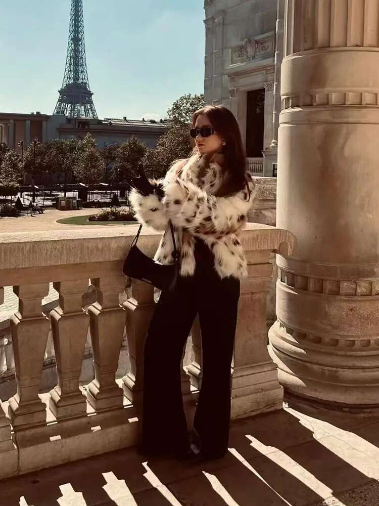 ZHUISHU Women Autumn Winter Fashion Chic Leopard Faux Fur Jacket Female Pockets Lapel Coat Ladies Warm Outerwear
