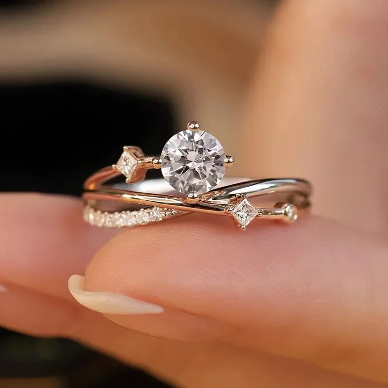 selling high quality Star track womens ring Fashion light n open womens jewelry 250106