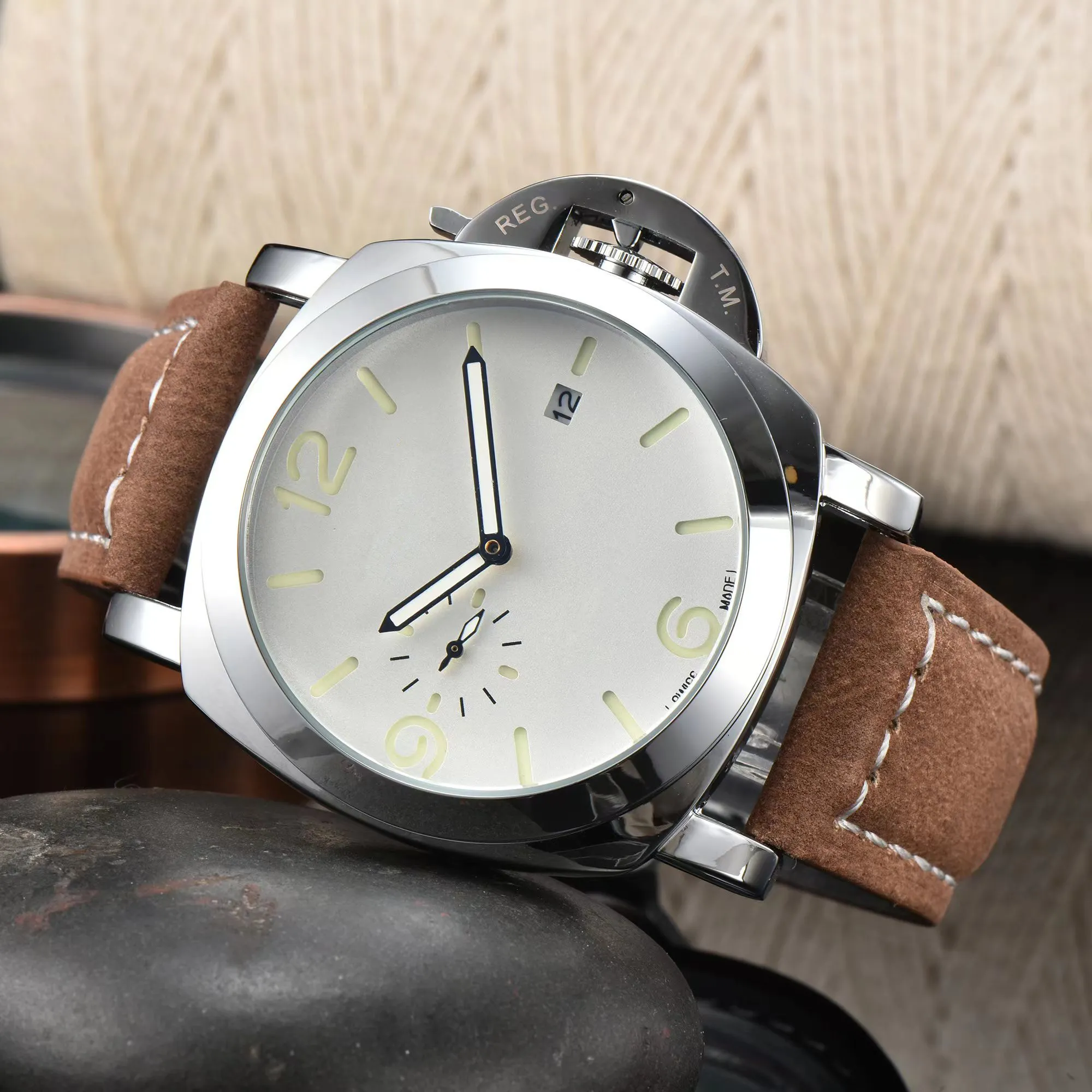 Classic Collection Vintage Large Dial Watch Economy Designer Luxury Version Men Watch Leather Belt Classic Quartz Movement Man Watch