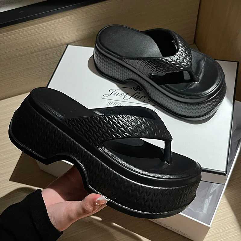 New Arrival Summer womens platform flip up home anti slip comfortable soft shower slider outdoor beach flip up high-heeled womens sandals T250108