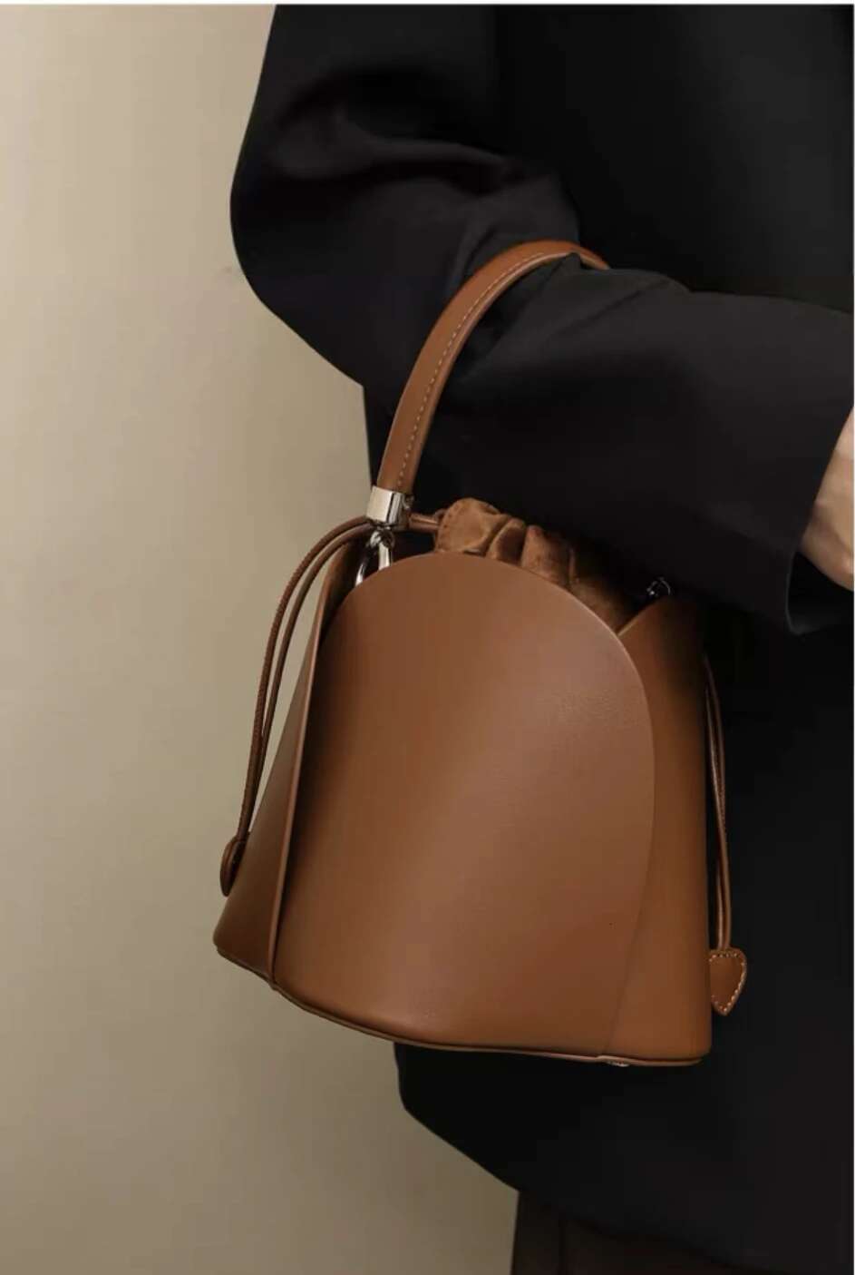 Autumn/Winter Women 2024 New Versatile Bucket Bag For Women, Single Shoulder Crossbody Handheld Bag, Vegetable Bask