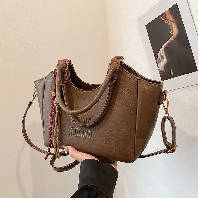 2025 New Popular Tassel Handbag Capacity Women's Quality Shoulder Bag Designer Large Chain Crossbody Bag
