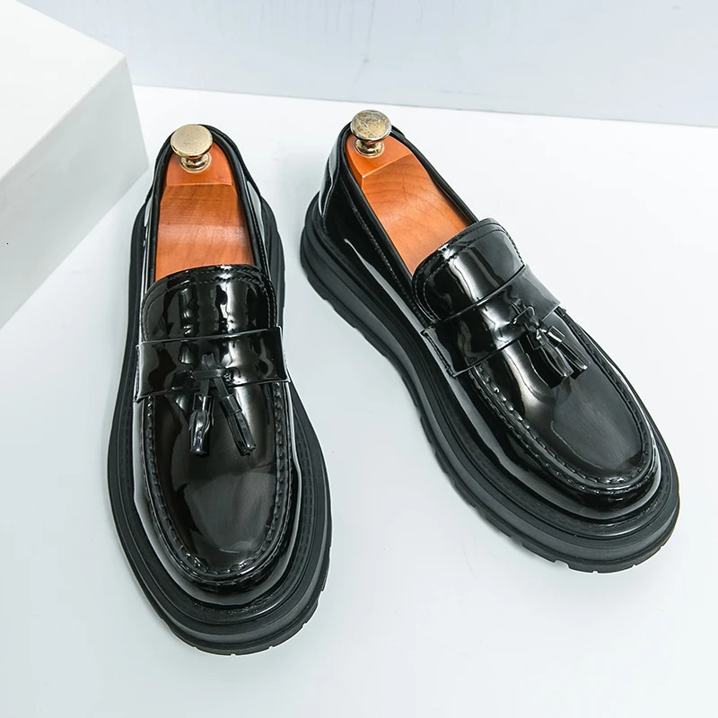 Green Slip-On Moccasins Men Casual Shoes Thick Bottom Tassel Formal Leather Shoes Men Leather Dress Loafers 250107