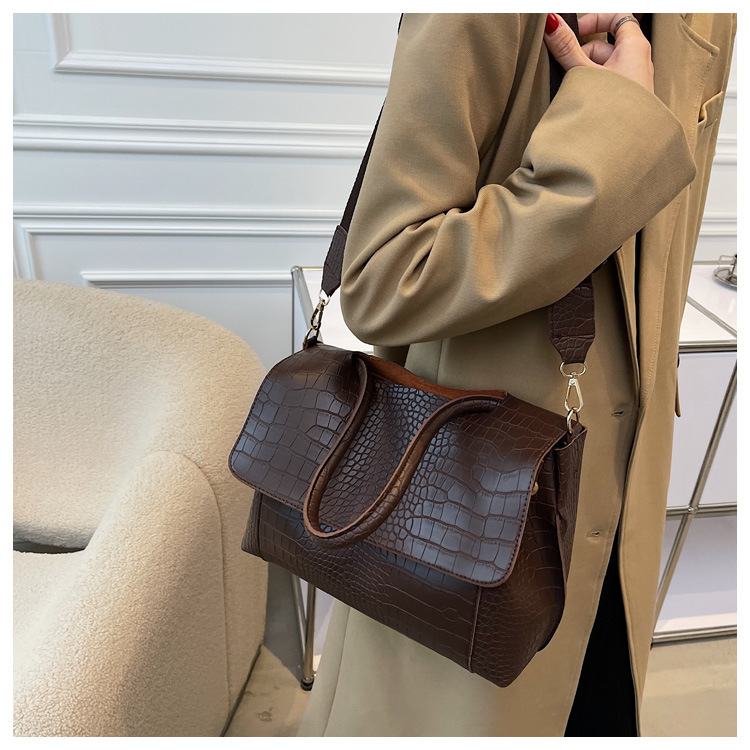 Stylish Large Underarm Handbag - Versatile Single-Shoulder Tote