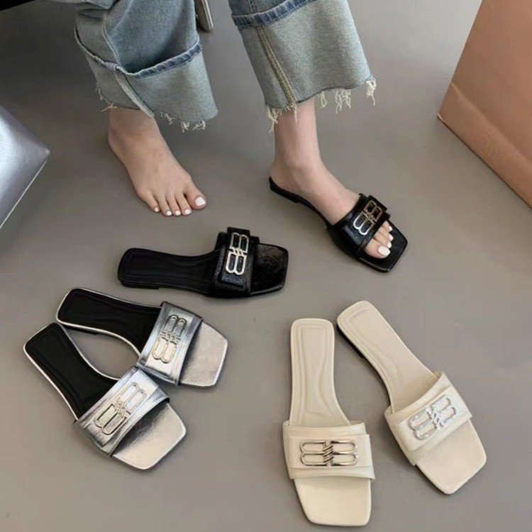 French silver slipper women 2025 new B-line gold button flip-flops summer with skirt wear beach sandals