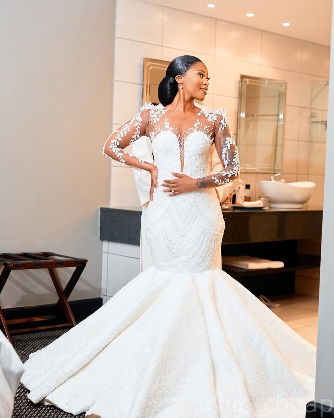 2025 Arabic Aso Ebi Plus Size Ivory Wedding Dresses Floral Lace Sequined Full Sleeves Bridal Gowns Dress For Brides ZJ0347