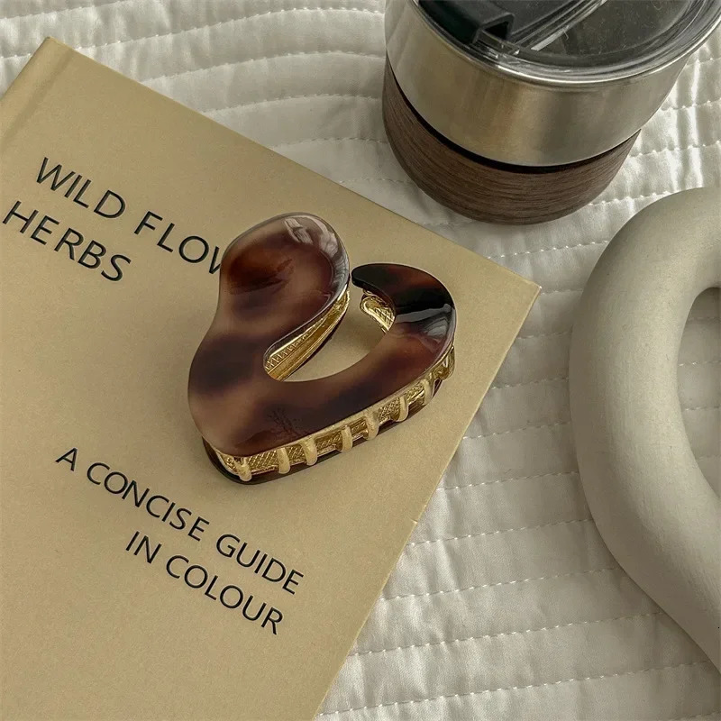 Simple Irregular Metal Hair Clips Elegant Geometric Women Ponytail Clip Crab Claw Fashion Headdress Hair Accessories 250103