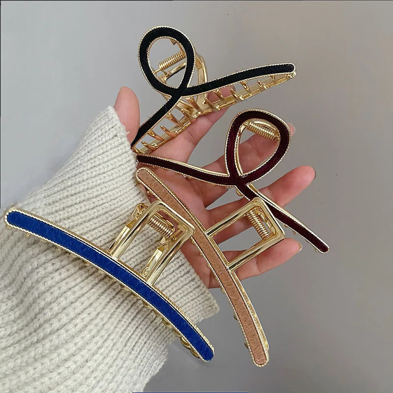 Woman Metal Hair Claws Barrettes Women Hair Accessories Hairpins Clips Headwear Ornaments Hairgrip Hair Clasp Crab 250103