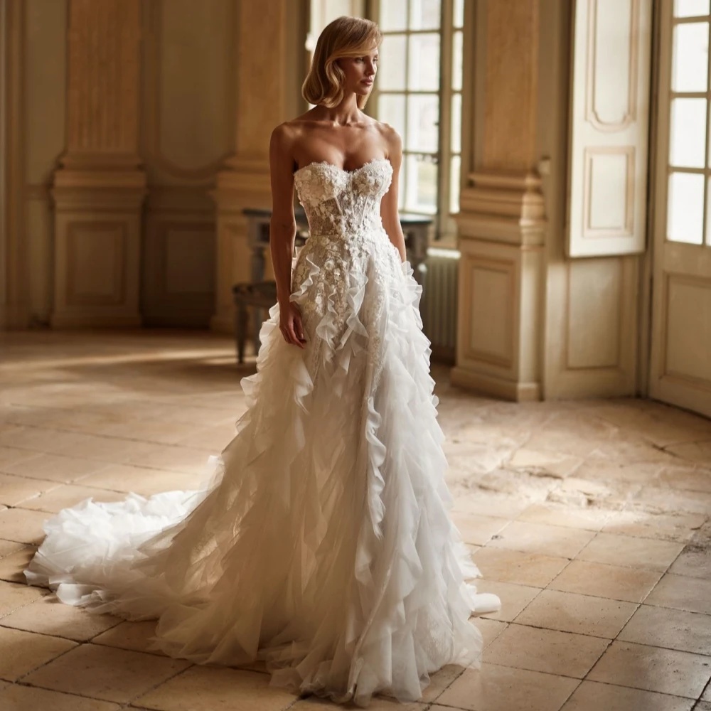 A-e Lace Applique Bridal Gown, Sweetheart Neck Sleeveless, Sweep Train, Customizable Wedding Dress
