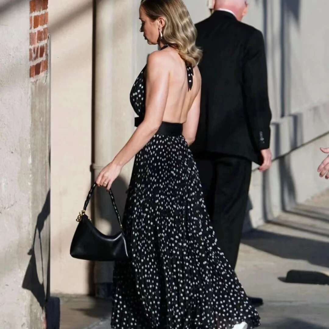 Niche AUPEN Ladies Sheepskin Black Fashion Commuter Braided Gold Bean Shoulder Handbag Underarm Bag