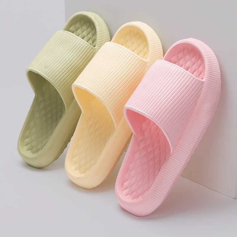 New Arrival Thick bottomed cloud slider womens summer lightweight soft soled platform sandals womens casual non slip beach shoes slider T250108