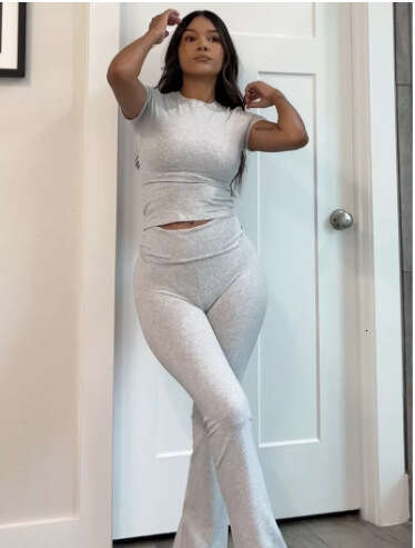 Early Autumn Year's New Women's Wear High End Short Sleeve Fashion Hong Kong Style Retro Chic Two Piece Set