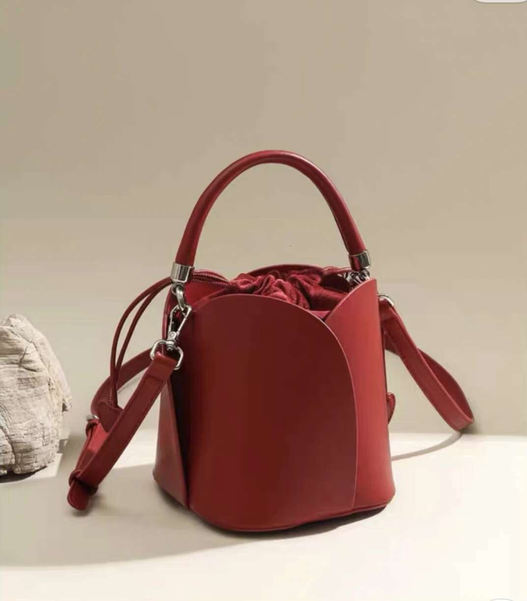 Autumn/Winter Women 2024 New Versatile Bucket Bag For Women, Single Shoulder Crossbody Handheld Bag, Vegetable Bask
