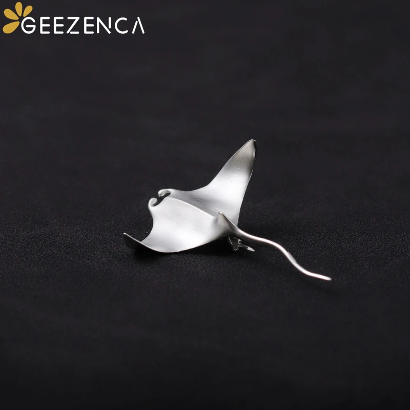 GEEZENCA 925 Sterling Silver 3D Devilray Fish Brooches For Women Cute Chic Unique Clothing Accessories Pins Party Gift 241230