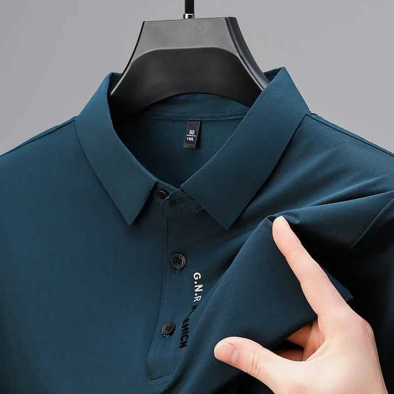 New Mens Business Casual Short Sleeved Shirt with Badge Solid Color Polo Shirt Fashionable Breathable Comfortable Versatile TopXJ250108