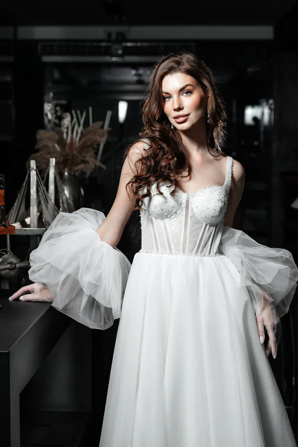 Spaghetti Straps A-Line Wedding Dress Women 2025 Open Back Long Puffy Sleeves Beading Sweetheart Mini Bridal Gown Knee Length Vestido De Noiva