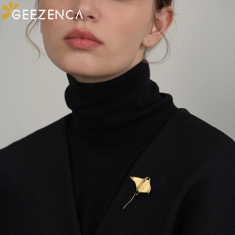 GEEZENCA 925 Sterling Silver 3D Devilray Fish Brooches For Women Cute Chic Unique Clothing Accessories Pins Party Gift 241230