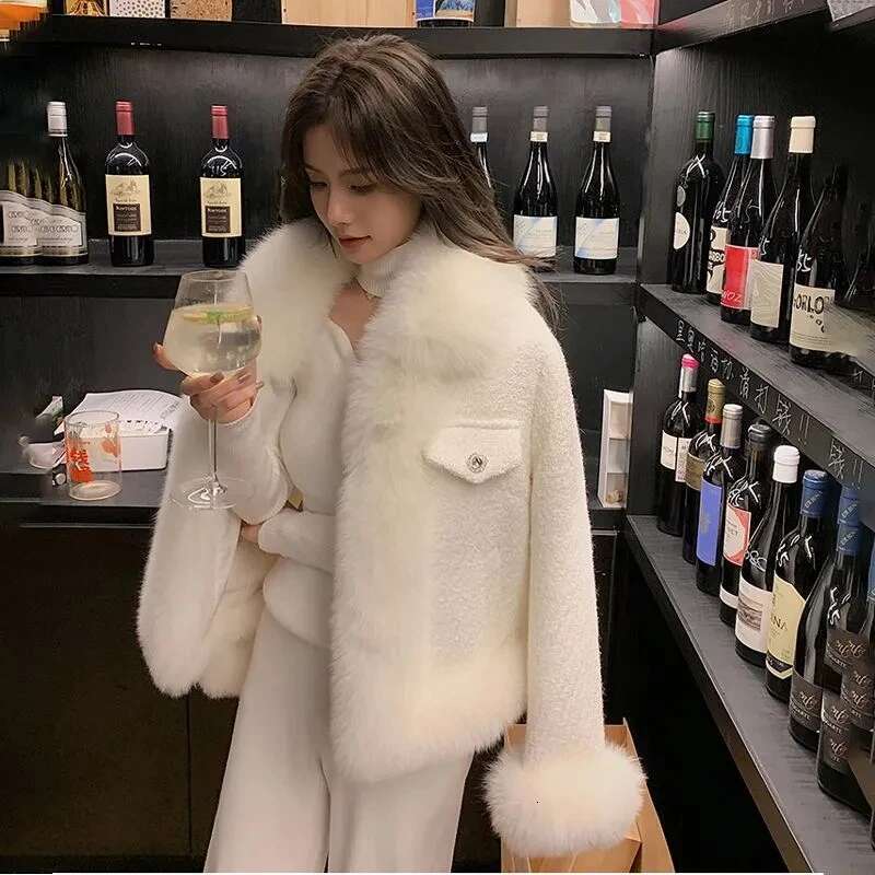 Sparkg Small Fragrant Wind Coat Women 2023 Autumn/Winter New Combination Rough Tweed Imitation Fox Fur Top Warm Cardigan