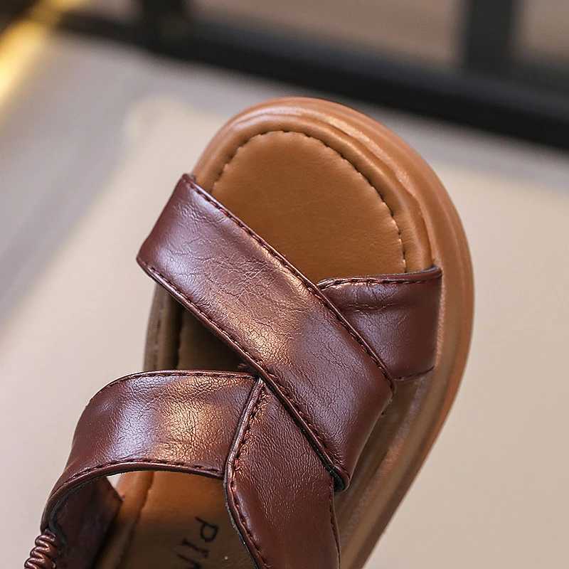 2024 Childrens Sandals Boys Summer New Girls Apron Beach Sandals Fashion Thick Bottom Childrens School Cut Solid Color Sandals W250108