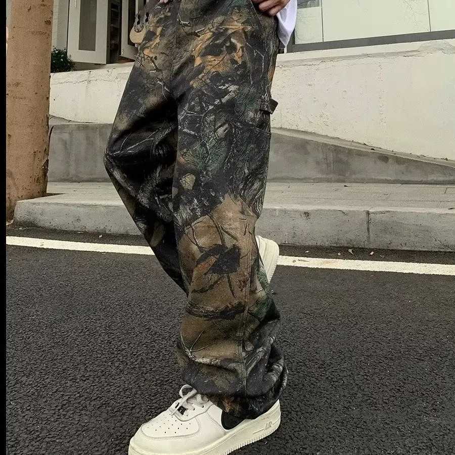 European and American High School - Street Wash Splicing Camouflage Leaves - Printed Fashion Mens Work Jeans. M250109